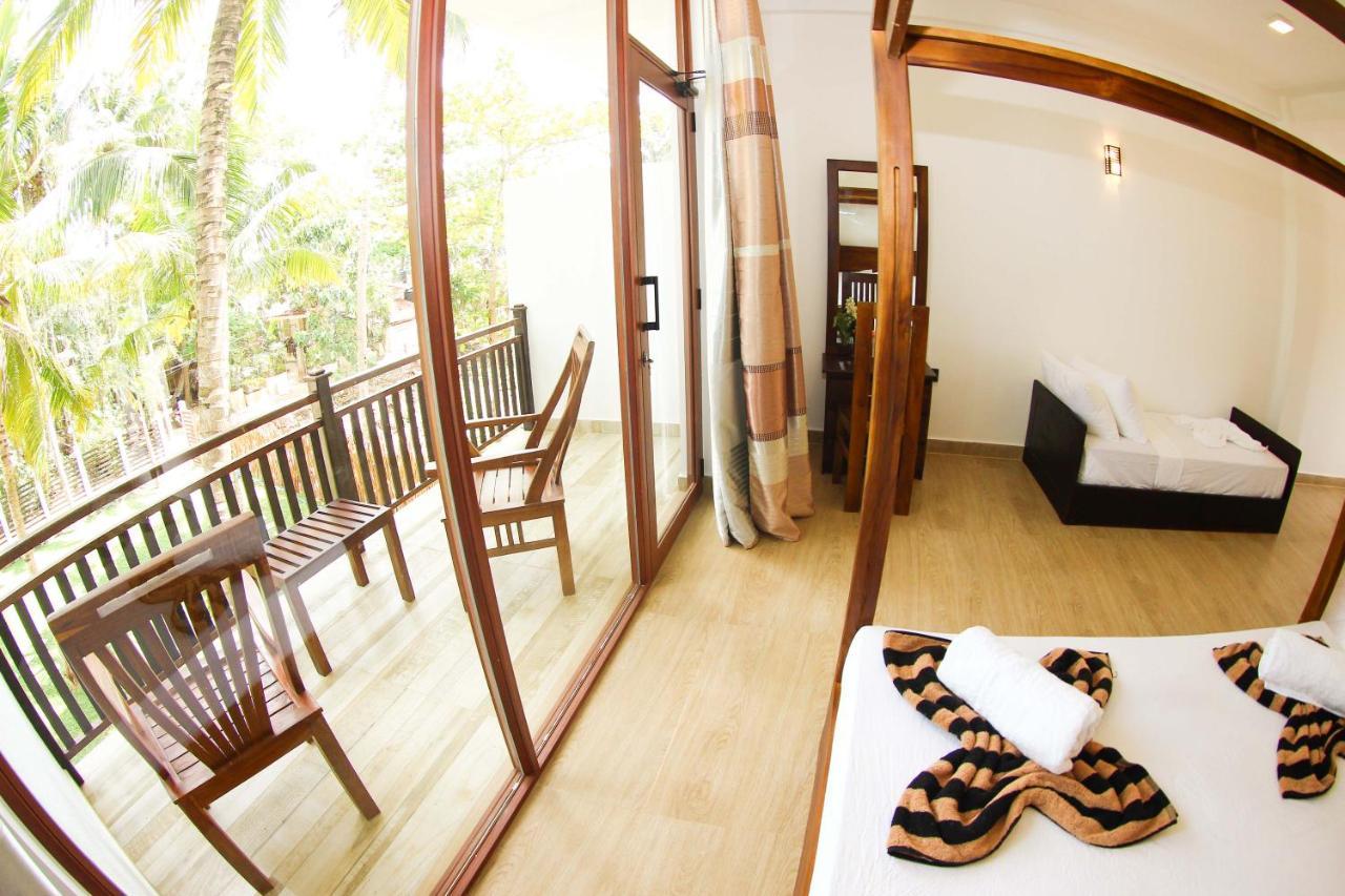 Bay Hiriketiya Hotel Dickwella Exterior photo